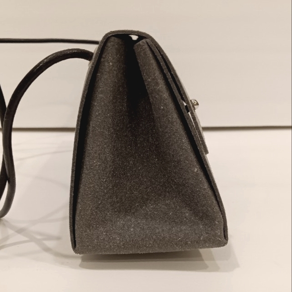Walk With Me Brand Recycled Leather Triangle Bag Dreren Collection - Picture 11 of 12